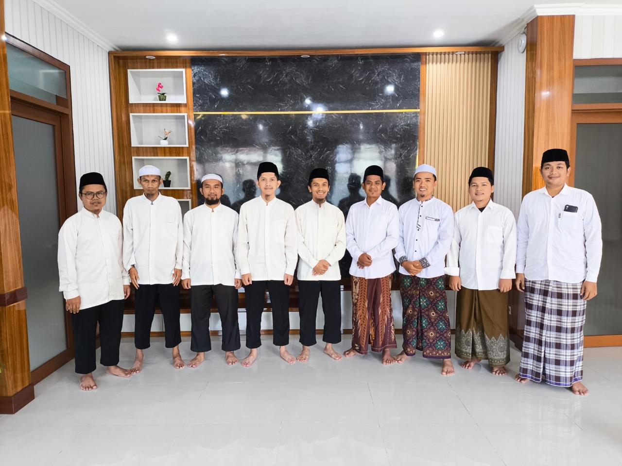 Pesantren Tahfizh Madinah Qur’an Laksanakan Studi Banding ke Pesantren Al-Bassam Sukabumi